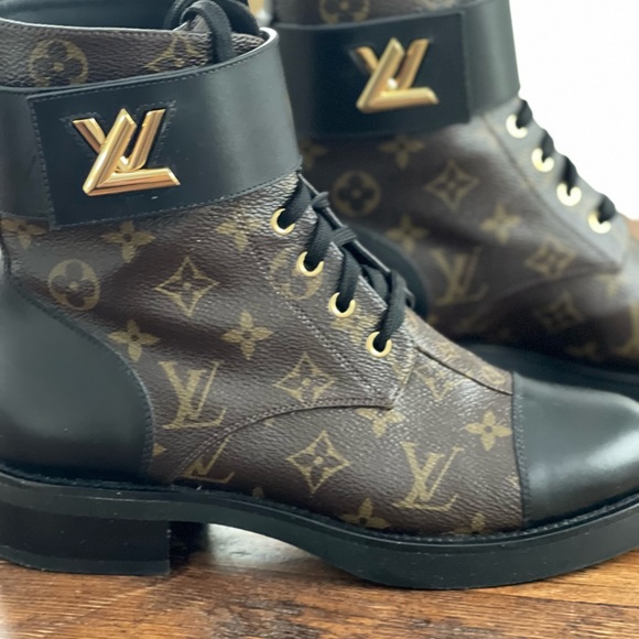 Louis Vuitton Wonderland Flat Ranger Boots - Picture 4 of 16